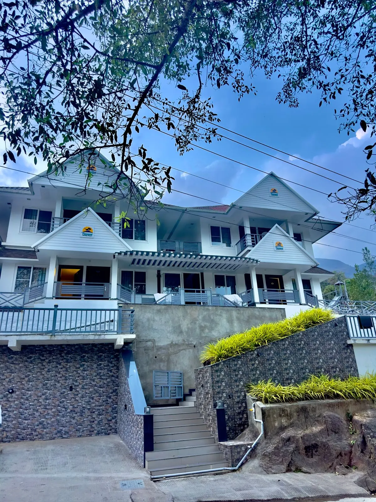 Pleasant Holiday Resort hillside frontage