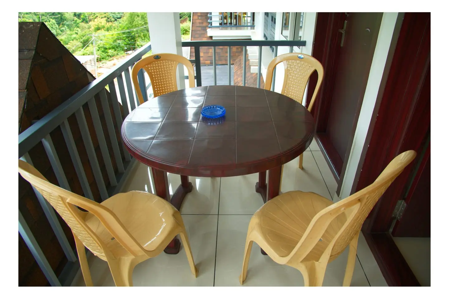 Pleasant Holiday Resort balcony seating area